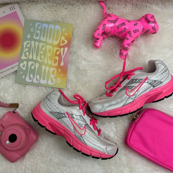Nike Metallic Silver and Hot Pink Running Shoes - Picture 1 of 8